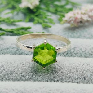 Peridot Ring Engagement Ring Gift For Her Handmade Ring 925 Silver Ring Minimalist Ring Women's Ring Anniversary Gift For Wife Dainty Ring