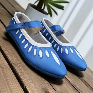 Handmade Slashed ladies Landsknechte, Tudor, Cut leaves Shoes for Renaissance events Viking