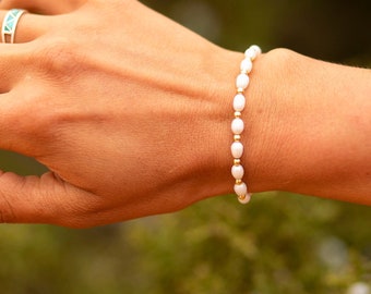 Zanna Bracelet- freshwater pearls- 3mm Gold Filled Beads- Half Pearl half gold filled beaded bracelet- Gold stretchy bracelet-