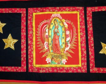 Chemin de table Vierge de Guadalupe et étoiles