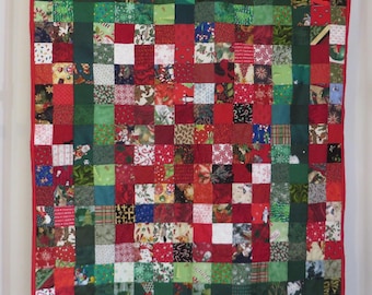 Christmas Patchwork Lap Quilt: Red & Green Holiday Decor (49x39)