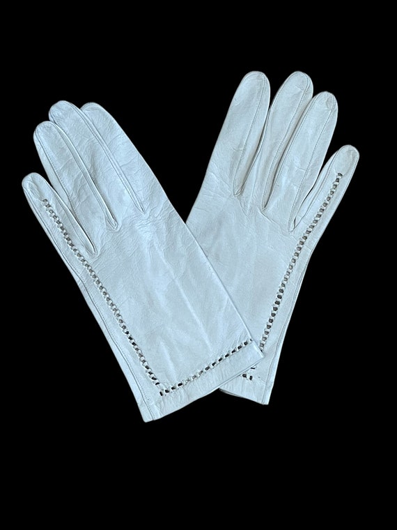 Vintage Bone White Leather Day Gloves with Lattic… - image 1