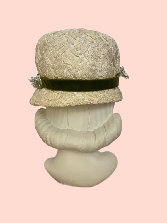 Vintage Ivory Rafffia Bucket Hat With Floral Acce… - image 6