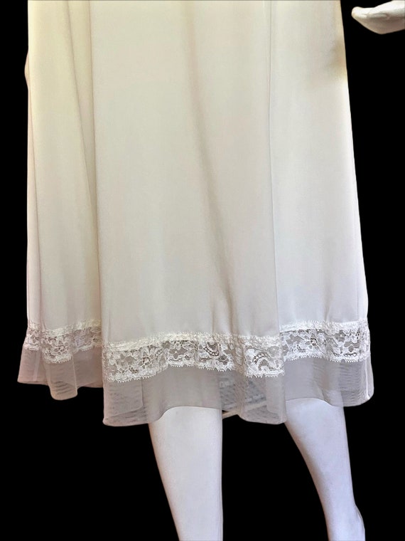 Sweet Vintage White Nylon Lace Dress Slip - image 3