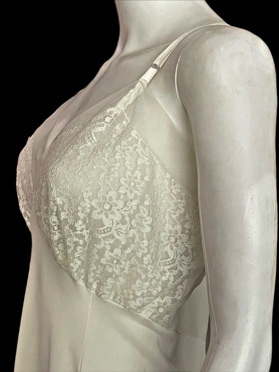 Sweet Vintage White Nylon Lace Dress Slip - image 4
