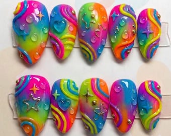 Ongles à coller arc-en-ciel Y2K faits main | Nail art coloré 3D effet bonbons tourbillonnants | Ongles personnalisés esthétiques dopamine