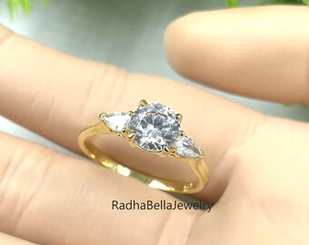 Anello di fidanzamento con tre pietre e diamanti simulati, argento sterling 925
