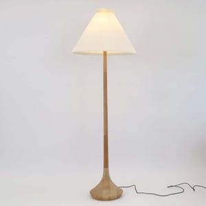 Danish Modern Oak Wood Floor Lamp Elevate Floor Lamp Wood Stand with Pleated Shade – Minimalist Light for Living Room, Bedroom Office Decor