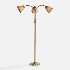 Finnish Designer Floor Lamp Brass,Rattan,Reed,Finland 1950s Antique Floor Lamp Wooden Shade with Brass And Wood Stand