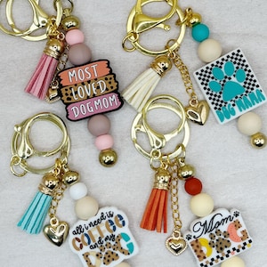 Personalized Dog Mom Keychain: Tassel Keyring - Gift for Pet Lovers