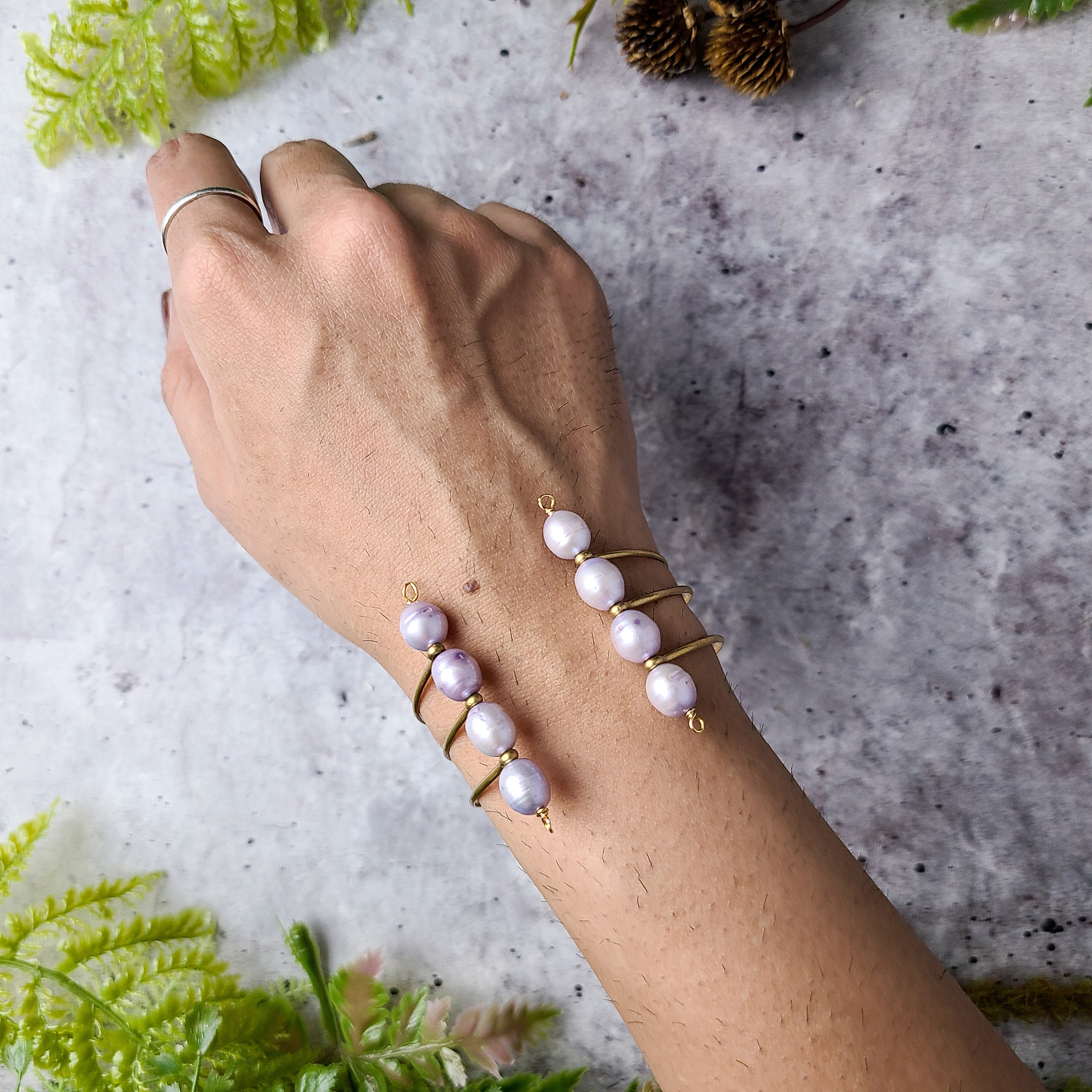 【VINTAGE HOLLYWOOD】Baroque Pearl Matte Bracelet Oversized Baroque Pearl Matte Gold Toggle Bracelet | Ornate