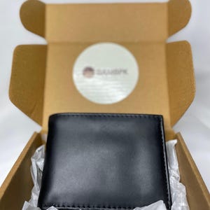 Elegant Black Wallet - Timeless Design, Built to Last