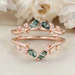14K Gold Moss Agate Wedding Band: Nature Inspired Leaf Ring