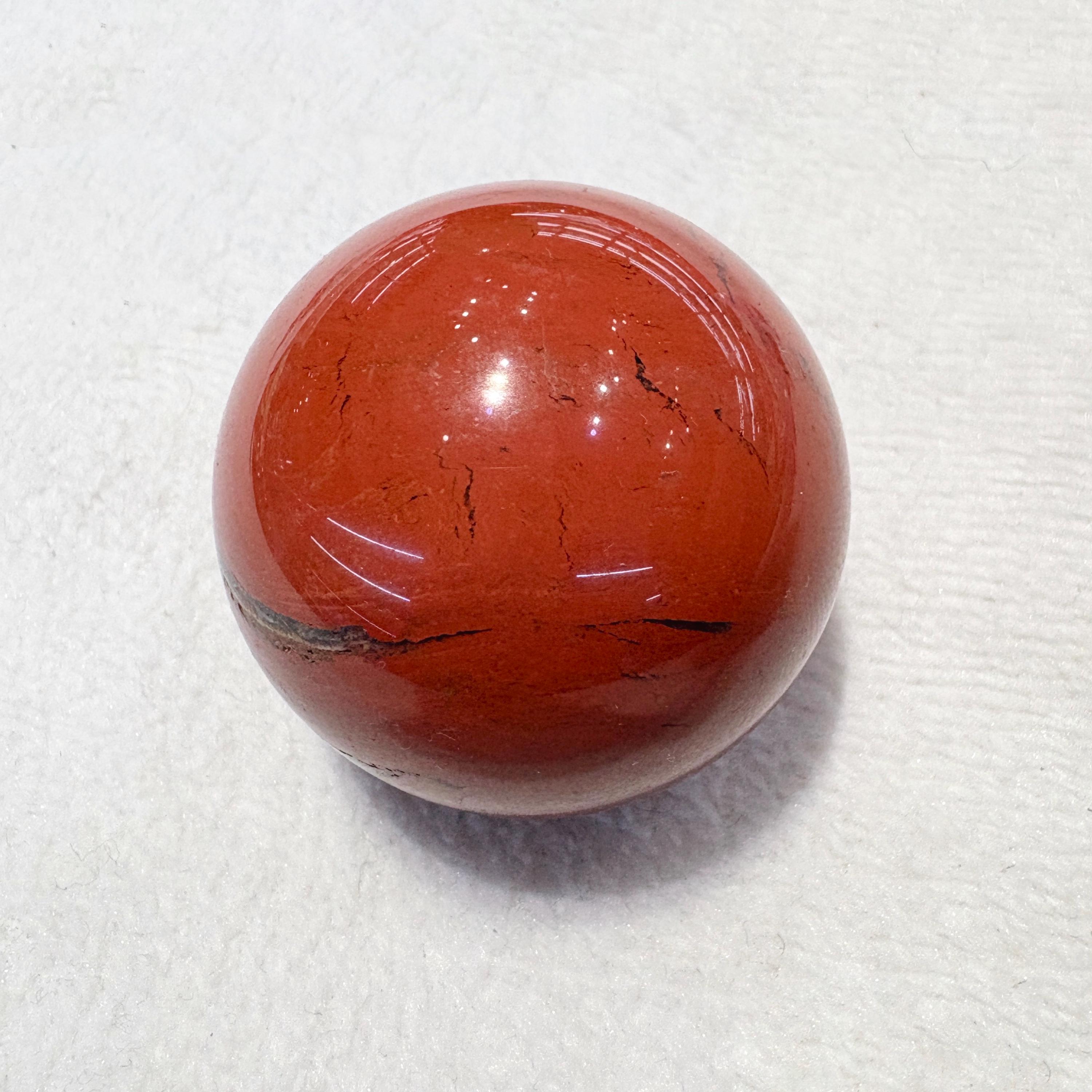 レッドジャスパー スフィア 5～6 cm | 天然水晶玉 | 強さ、安定性