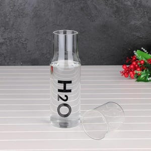 600ml Bedside Glass Carafe with Lid  Modern H2O Water Pitcher Nightstand Carafe & Drinking Glass Set