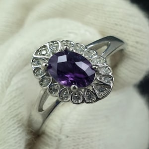 Amethyst Ring: Versilbert Panchdhatu - Ovaler Edelstein