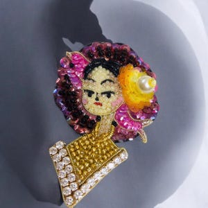 Beaded Portrait Brooch, Handmade Embroidered Pin, Vintage Statement Brooch, Unique Gift for Her, One of a Kind Jewelry Accessory