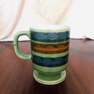 Taza de cerámica vintage de estudio firmada por Brian / Decoración après-Ski de los años 70