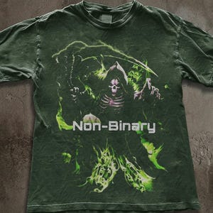 Chemise La Faucheuse non binaire, streetwear Ironic Pride, t-shirt graphique Death Green néon, vêtements Hard Image Alt Pride,