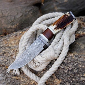 Damascus Steel Knife For Hunting , Handmade knife with sharp edge, Best Hunting knife