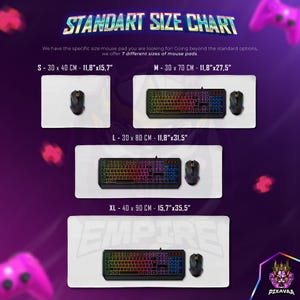 Puede incluir: Tabla de tallas de alfombrillas de rat&oacute;n, con diferentes tama&ntilde;os y medidas en cent&iacute;metros y pulgadas. Se muestran las tallas S, M, L y XL, cada una con un teclado y un rat&oacute;n. El texto "STANDART SIZE CHART" est&aacute; en la parte superior.