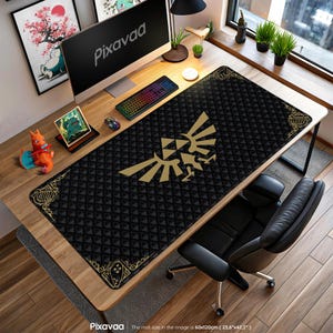 Alfombrilla de ratón con el escudo de la Trifuerza - Zelda - Símbolo Hyliano negro y dorado - Regalo para gamers - Decoración de oficina en Hyrule