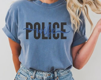 Camiseta bordada "Comfort Colors" para esposas de policías: Regalo de la Línea Azul Delgada