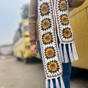Crochet Scarf – Handmade Sunflower Scarf, Chunky Yarn Winter Wrap, Aesthetic Boho Scarf, Cozy Gift for Her, Granny Square Scarf
