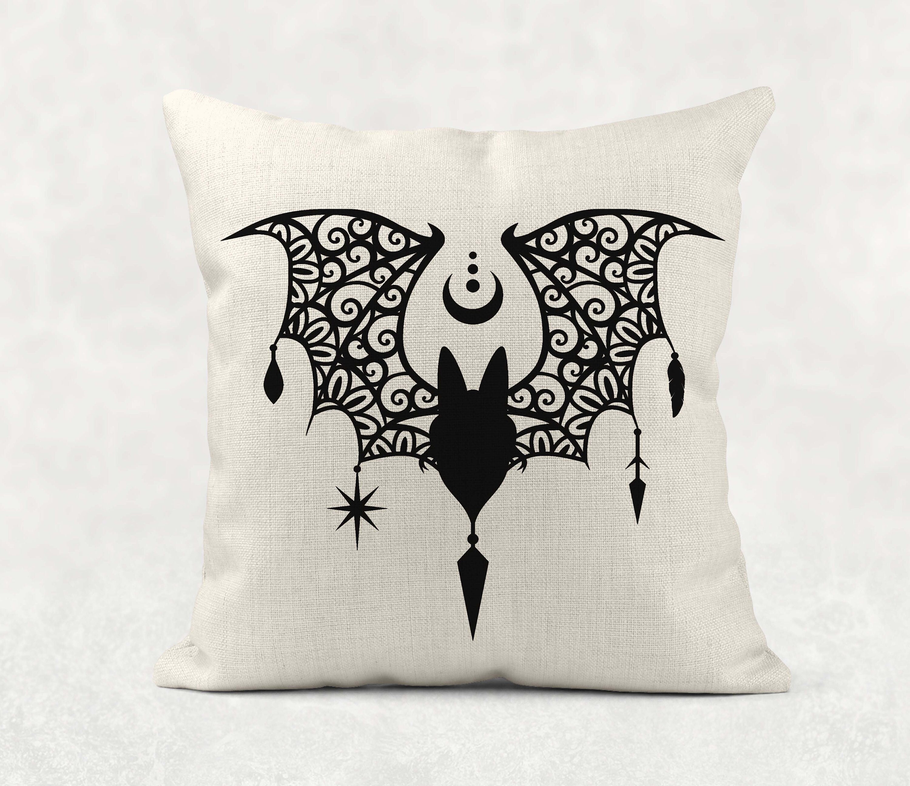 Bat Skull Goth Pattern / Spun Polyester Square Pillow /Single