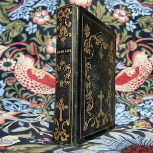 Libro antiguo MUY RARO del siglo XIX sobre matrimonio, matrimonio, idioma francés, amor, cuero dorado e ilustrado.