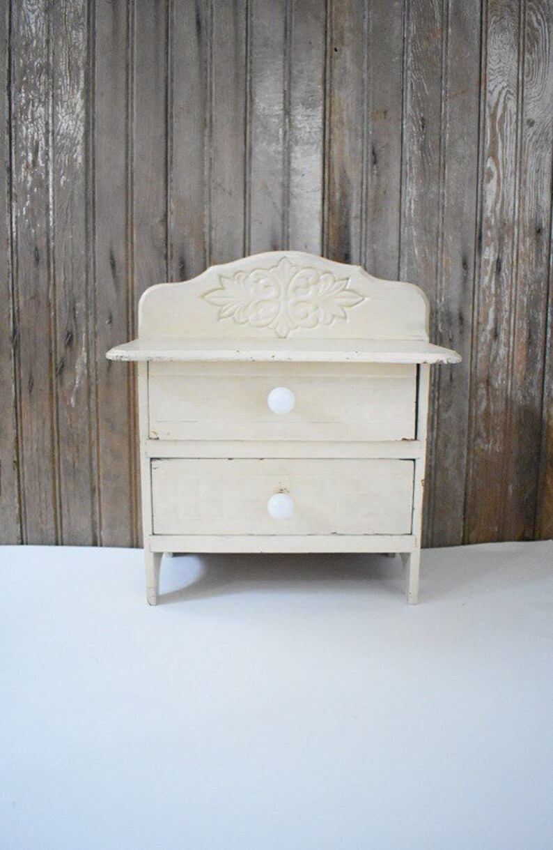 doll dresser