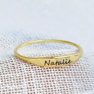 Anel fino personalizado com nome, anel delicado personalizado com nome, anéis empilháveis personalizados, anel minimalista, anel de mãe, anel fino personalizado, presente para madrinhas