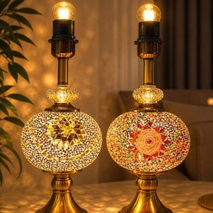 Handgjord turkisk mosaikbordslampa | Antik mässingsfot | Boho sänglampa | Marockansk Tiffany-stil glasgloblampa | Hempresent