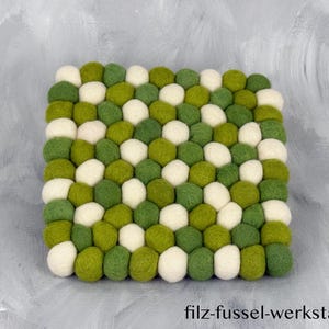 Felt coaster, table decoration, pot stand, green/white, square, Ø 20 cm