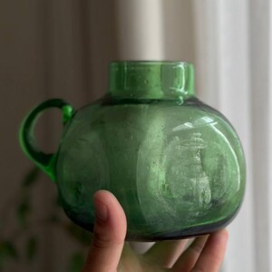 ビンテージ！レプリカ　グリーンガラス　壺　花瓶 現在、この商品の在庫はありません - Etsy