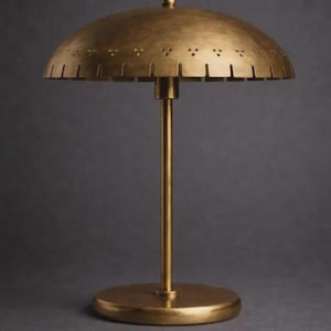 Mössingslampa i modern stil, svamplampa i mässing | Stilnovo italiensk skrivbordslampa, perforerad kupolbordslampa Tillverkad i mässing av AL