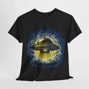 Vintage UFO T-Shirt, retro sci-fi t-shirt, space t-shirt, UFO graphic t-shirt, cool gift, sci-fi shirt, supernatural gift, spooky graphic
