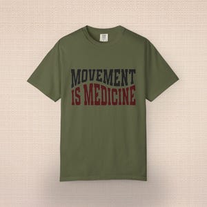 Movement is Medicine Unisex T-shirt for Physical Therapists & Yoga Instructors imagem 4