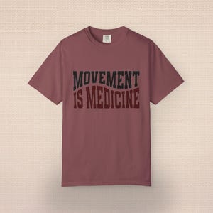 Movement is Medicine Unisex T-shirt for Physical Therapists & Yoga Instructors imagem 2