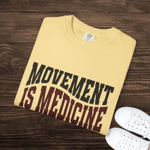 Movement is Medicine Unisex T-shirt for Physical Therapists & Yoga Instructors imagem 8