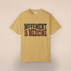 Movement is Medicine Unisex T-shirt for Physical Therapists & Yoga Instructors imagem 3
