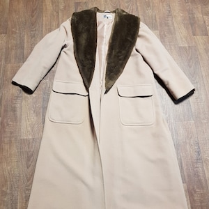 Vintage Coat | 1980s Vintage Beige Cashmere Coat Size 12/14/16 Vintage clothing, vintage style, vintage coat