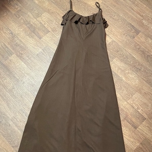 Vintage Kleidung | 1970s Vintage Braunes Maxi Kleid mit Rüschen Gr. 34/32 Vintage Kleid, Boho