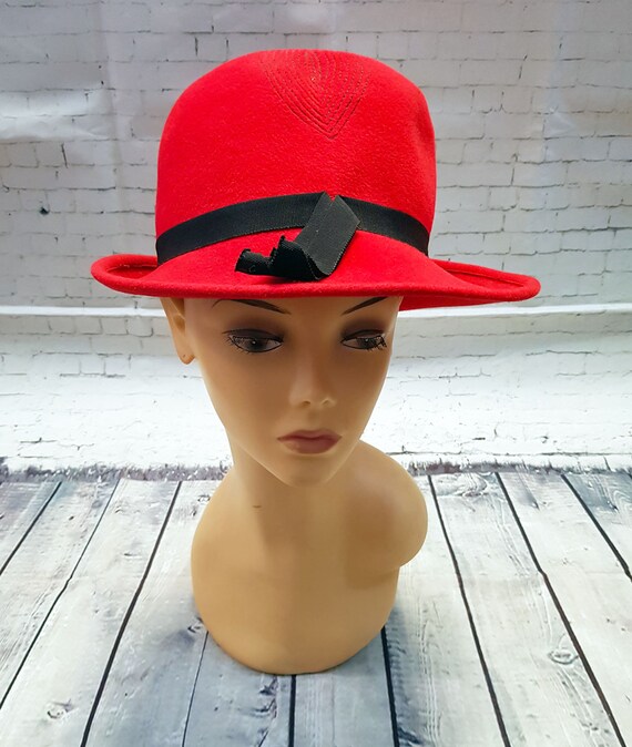 ladies red felt hats