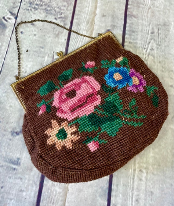 unif needlepoint bolsa