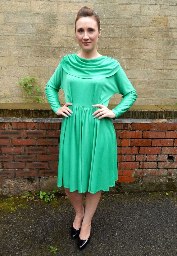Carnegie Vintage Dress 1970s Vintage Carnegie of London Emerald Green Cowl Neck Dress 14 70s Dress 70s Fashion Vintage Dress