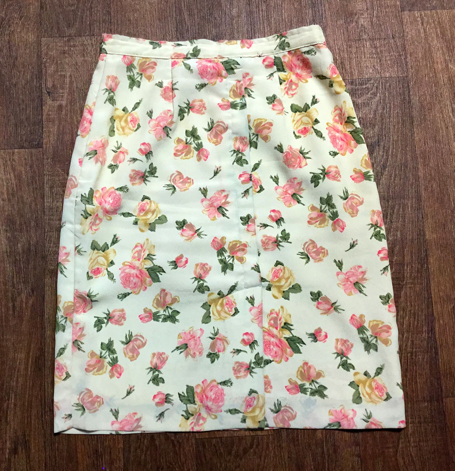 Vintage Pencil Skirt 1980s Vintage Cream Rose Print Crepe Pencil Skirt ...