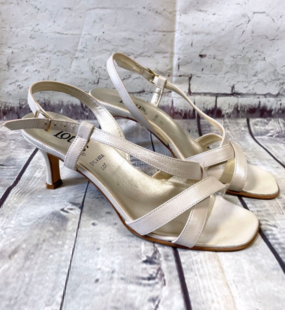 geïrriteerd raken oppervlakkig vroegrijp Vintage Shoes Vintage Lotus Cream Leather Heeled Sandals UK - Etsy geïrriteerd raken oppervlakkig vroegrijp Vintage Shoes Vintage Lotus Cream Leather Heeled Sandals UK - Etsy