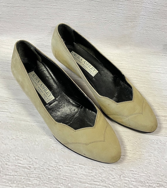 plug Begin Email Vintage Shoes Jaren 1990 Vintage Laura Ashley Taupe Suede - Etsy België