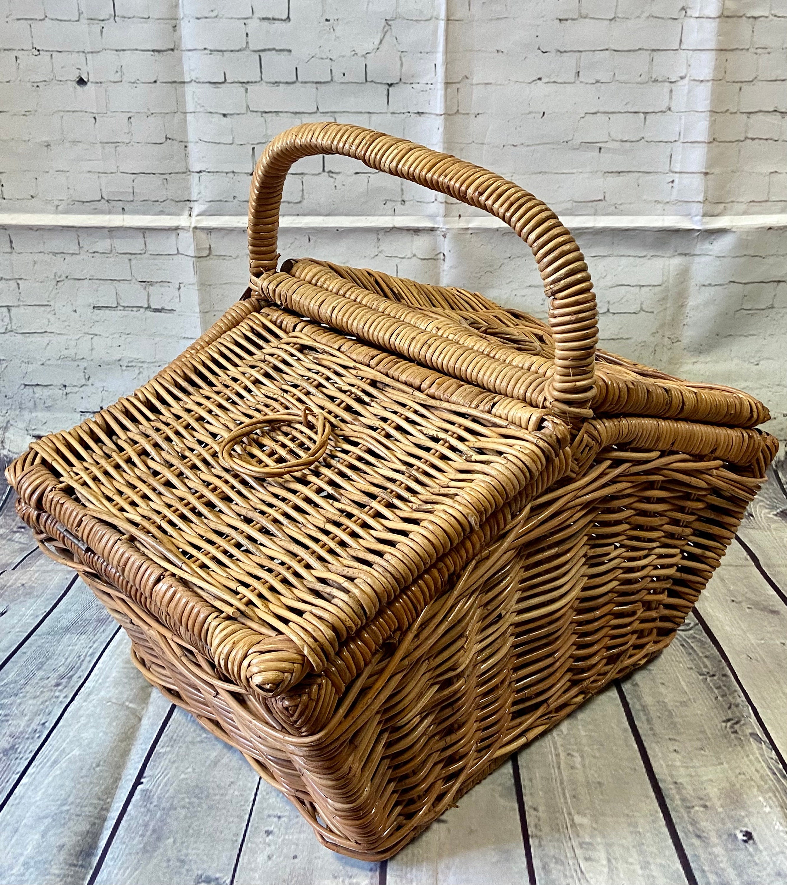 Vintage Picnic Basket | 1920s/30s Vintage Rustic Wicker Picnic